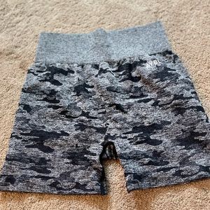 Abyl shorts size large like-new